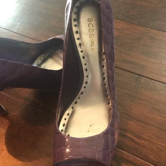 BCBG Purple Open-toe heels 9 1/2. Worn once. $40 - Picture 3 of 4